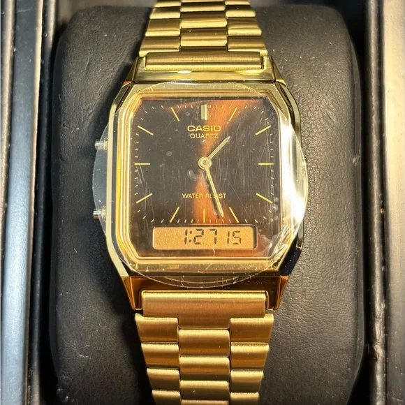 Gold Rectangular Casio - Picture 3 of 7